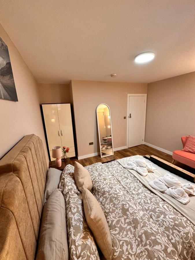 Canary Wharf Single Double And En-Suite Rooms Лондон Екстер'єр фото