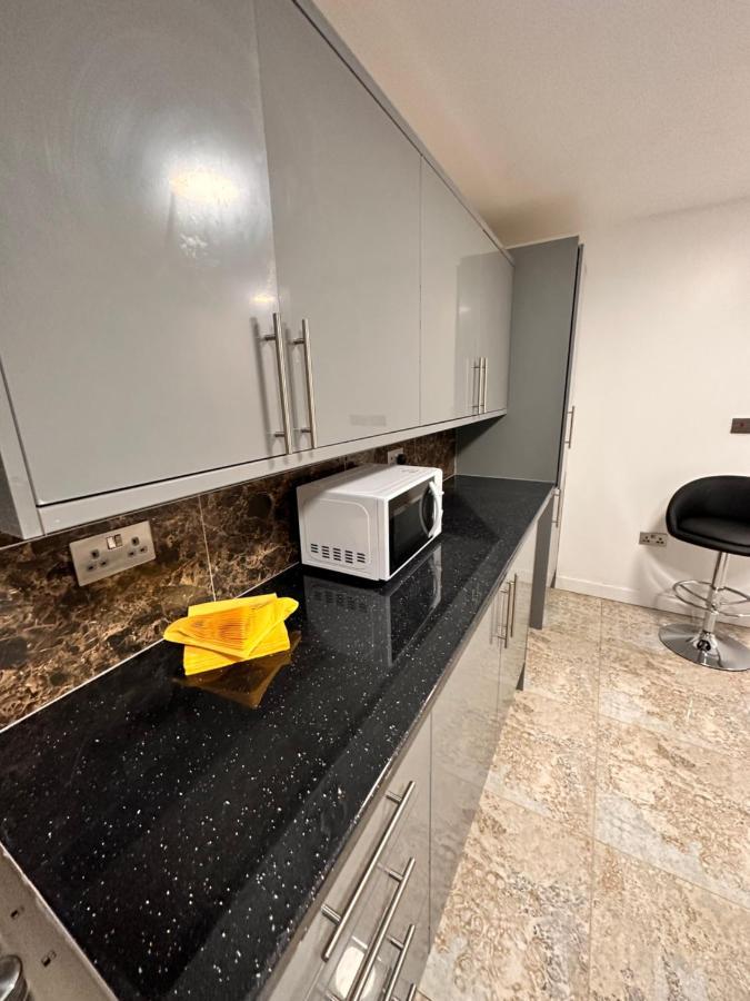 Canary Wharf Single Double And En-Suite Rooms Лондон Екстер'єр фото