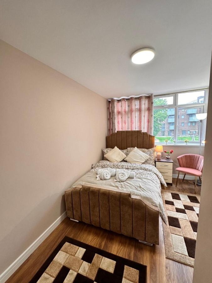 Canary Wharf Single Double And En-Suite Rooms Лондон Екстер'єр фото