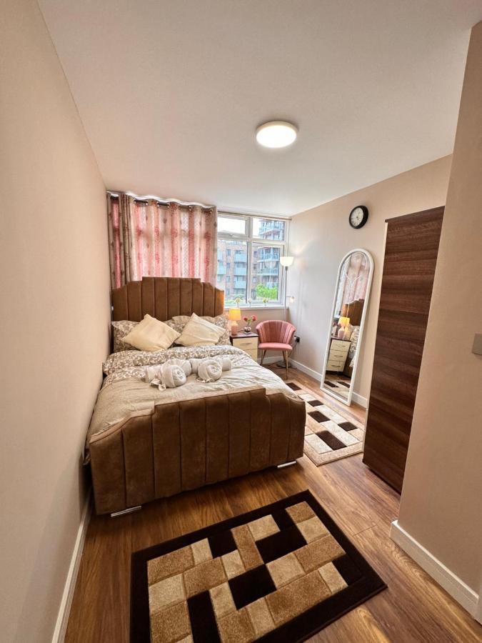 Canary Wharf Single Double And En-Suite Rooms Лондон Екстер'єр фото