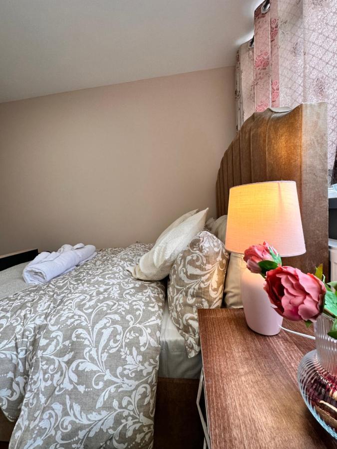 Canary Wharf Single Double And En-Suite Rooms Лондон Екстер'єр фото