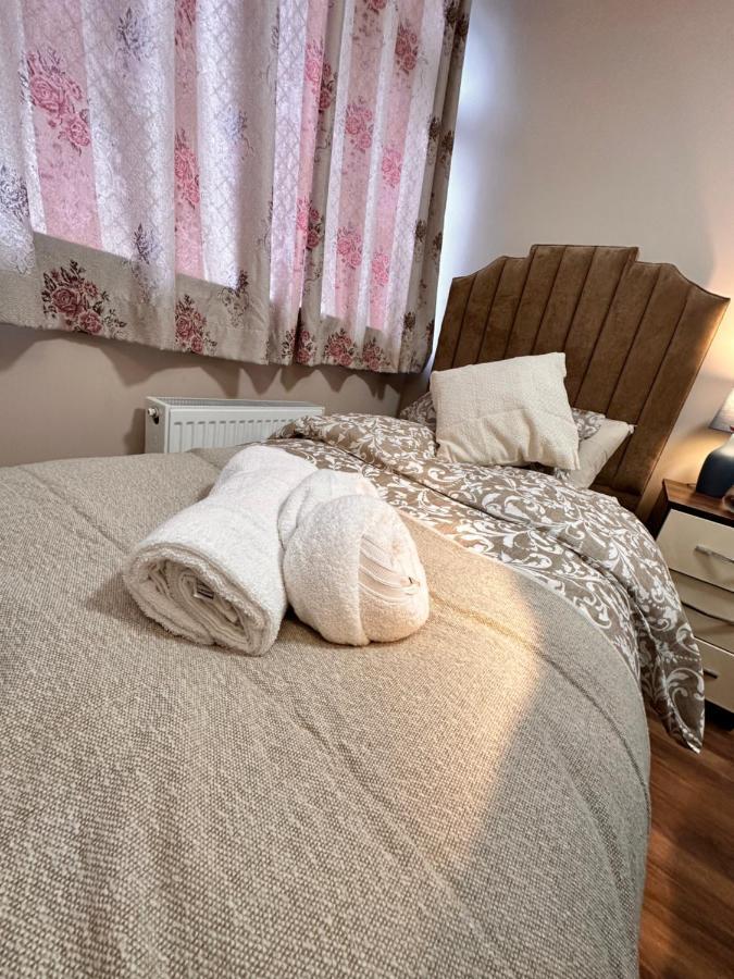 Canary Wharf Single Double And En-Suite Rooms Лондон Екстер'єр фото