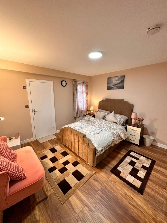 Canary Wharf Single Double And En-Suite Rooms Лондон Екстер'єр фото