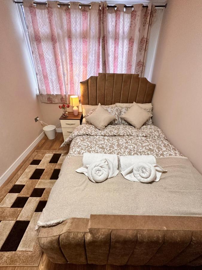 Canary Wharf Single Double And En-Suite Rooms Лондон Екстер'єр фото