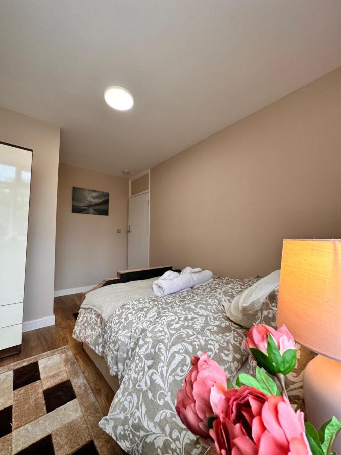 Canary Wharf Single Double And En-Suite Rooms Лондон Екстер'єр фото