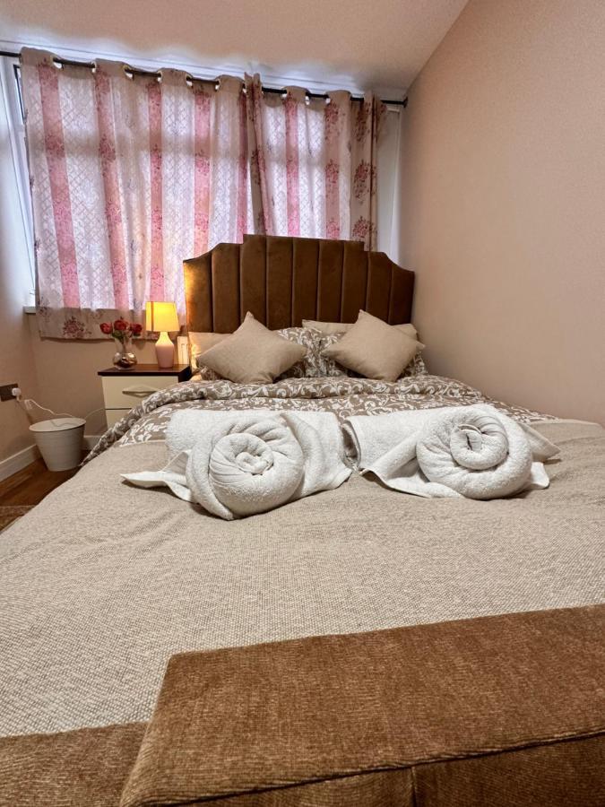Canary Wharf Single Double And En-Suite Rooms Лондон Екстер'єр фото