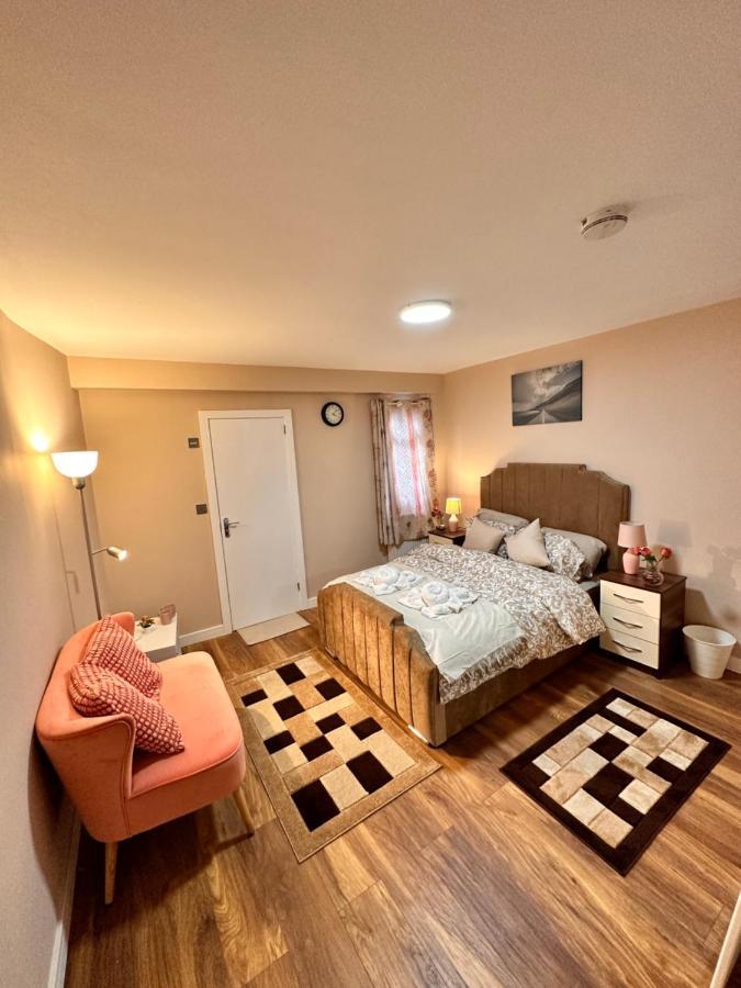 Canary Wharf Single Double And En-Suite Rooms Лондон Екстер'єр фото